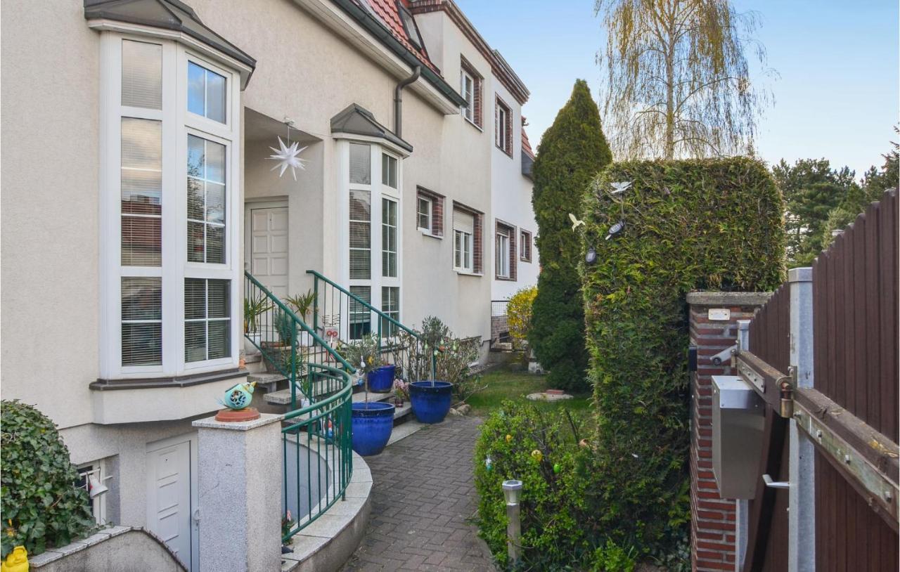 2 Bedroom Lovely Home In 베를린 외부 사진