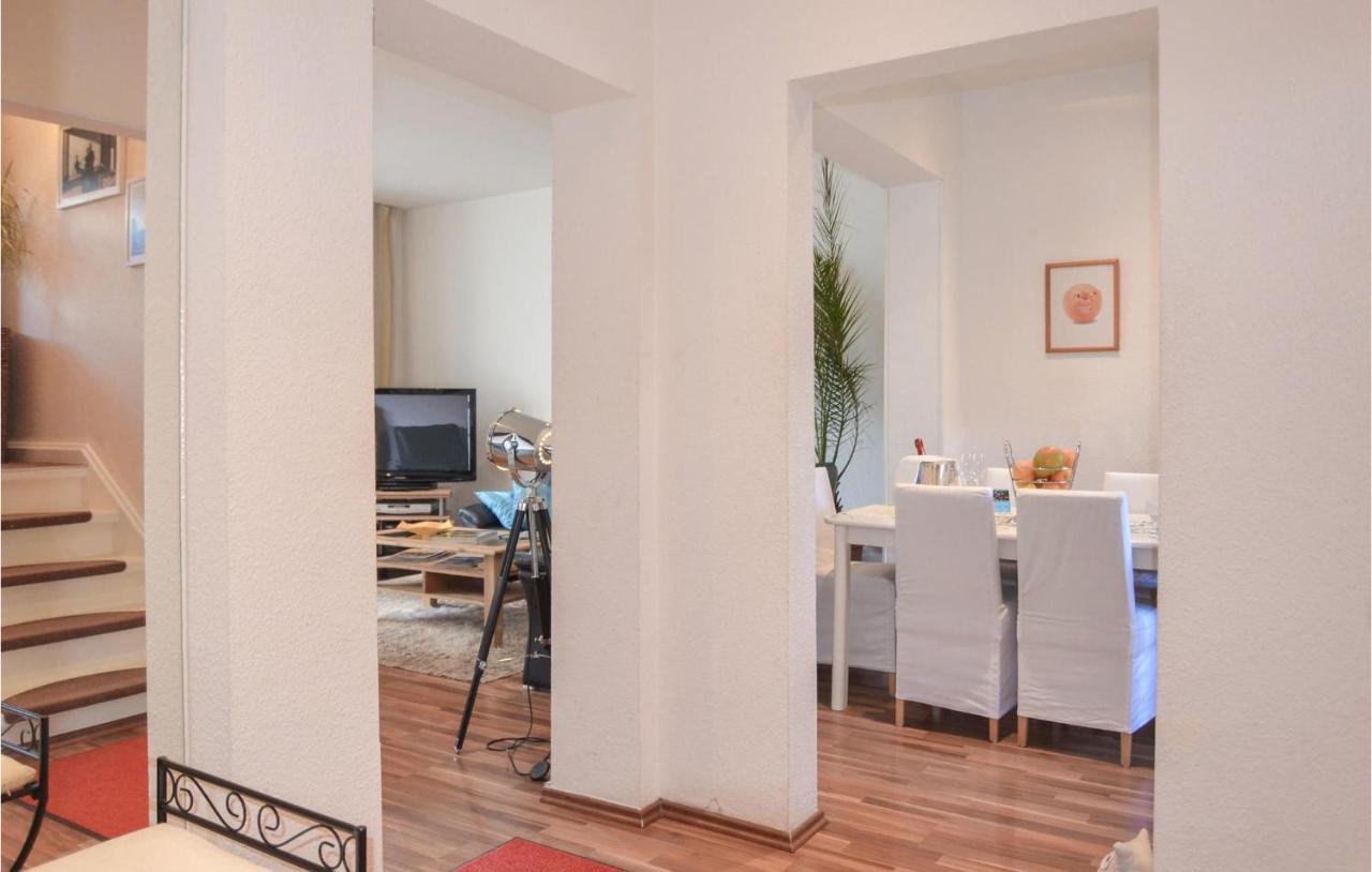 2 Bedroom Lovely Home In 베를린 외부 사진